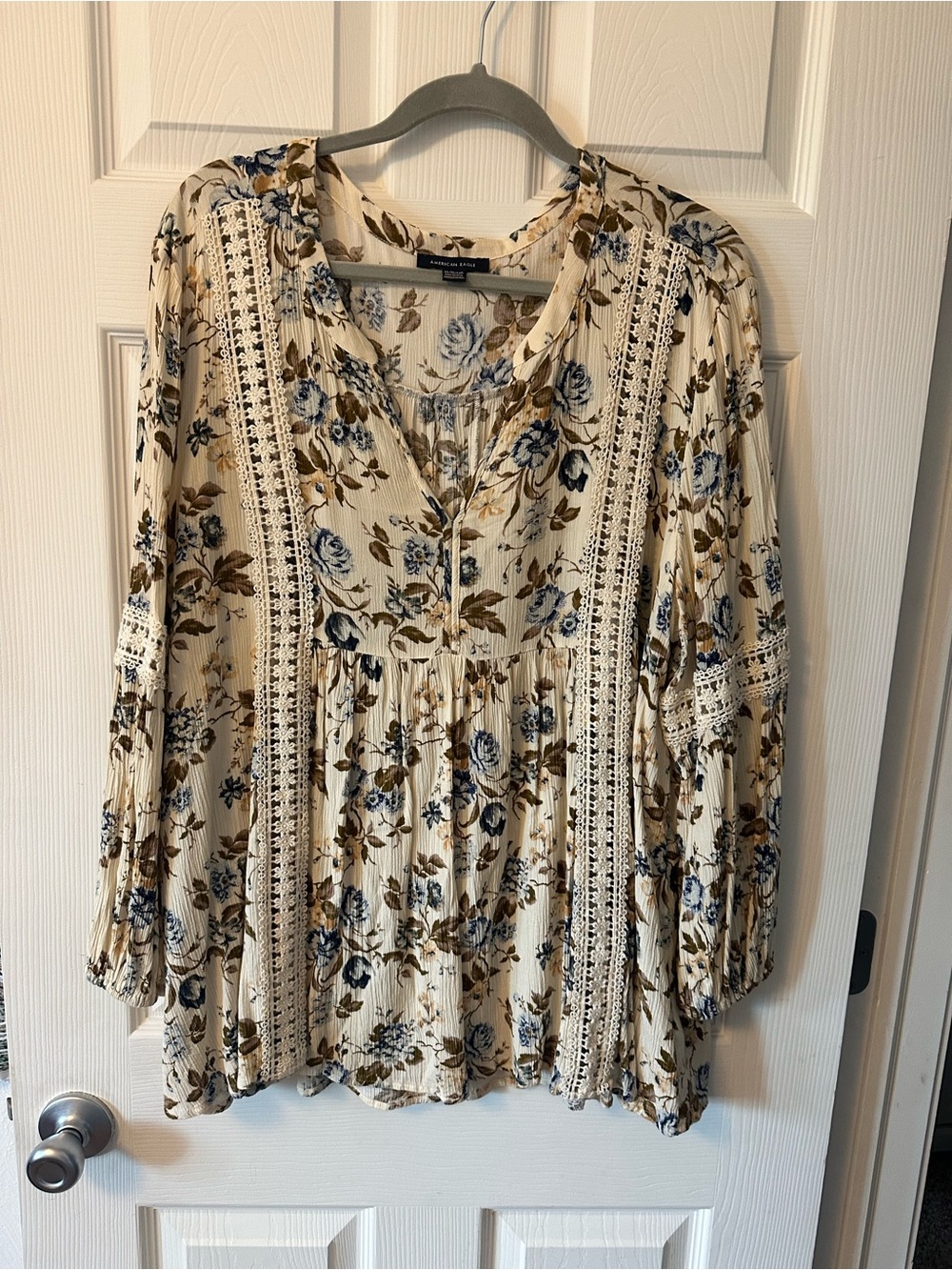 American Eagle Outfitters Cream Floral Lace-Trim Peasant Top - Blue & Brown